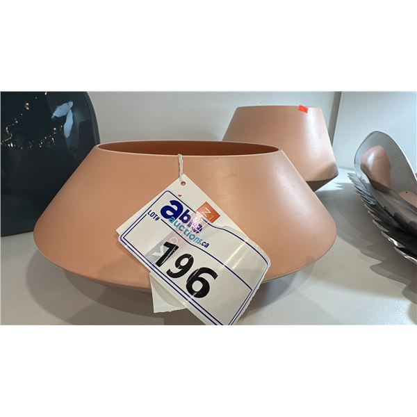 PAIR OF CALLIGARIS CERAMIC DECOR ITEMS.
