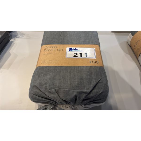EQ3 QUEEN DUVET SET. 100% COTTON. CONTAINS DUVET COVER AND 2 STANDARD SHAMS