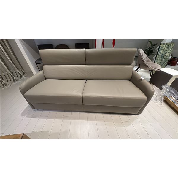BELLINI ITALIAN HOME FULL LEATHER HIDE A BED-EURO QUEEN. RATCHETING HEADRESTS, FULL LEATHER.