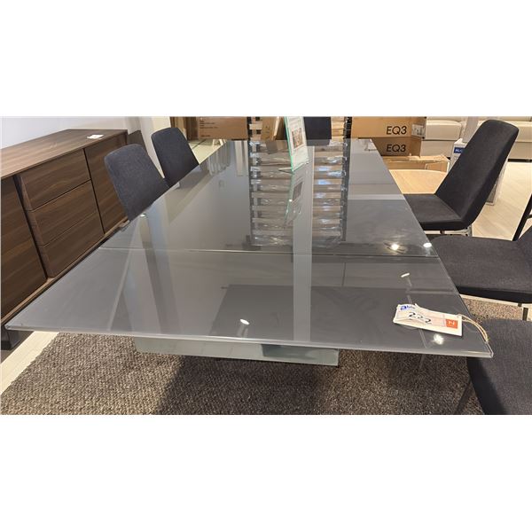 BELLINI ITALIAN PESARO DINING TABLE. TWO HIDDEN LEAVES. 71" X 40". CAN EXTEND TO 87" OR 102"