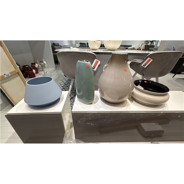 GROUP OF 4 CALLIGARIS CERAMIC BOWLS.