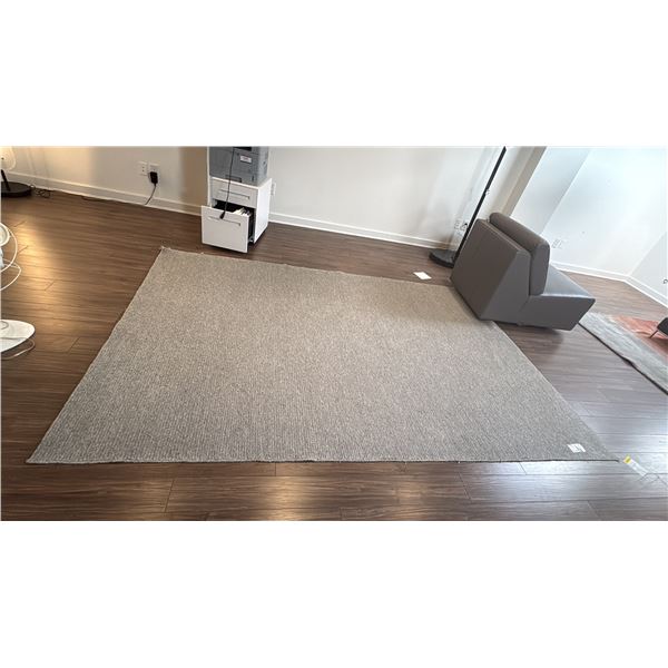 NATUZZI 9'6" X 6'6" AREA CARPET