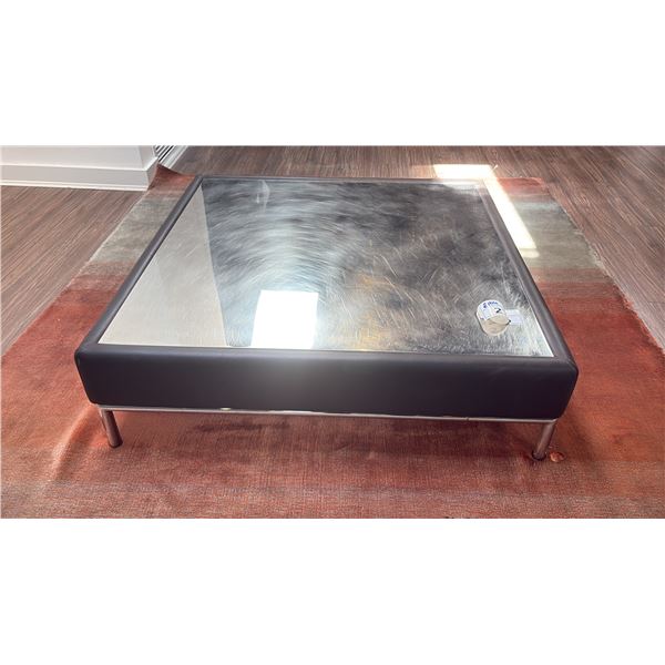DANDY HOME COLLECTION 3' X 3' COFFEE TABLE