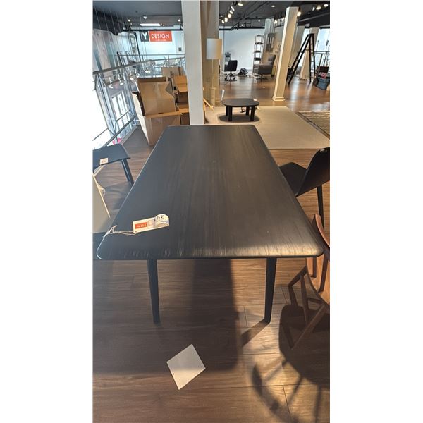 EQ3 KACIA DINING TABLE
