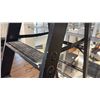 Image 2 : 6' WOOD STEPLADDER