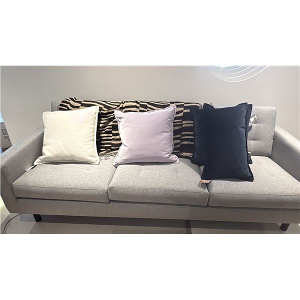 GROUP OF FOUR ASSORTED CUSHIONS