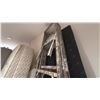 Image 2 : 7' ALUMINUM LADDER