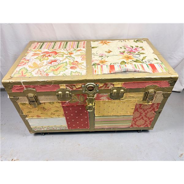 Vintage Funky Storage Chest with Insert (Clean)