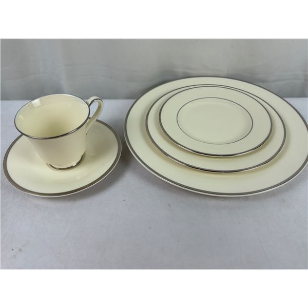 Royal Dalton 5pc place setting (Carolyn)