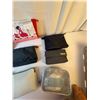 Image 5 : 9 small toiletrie bags with travel supplies