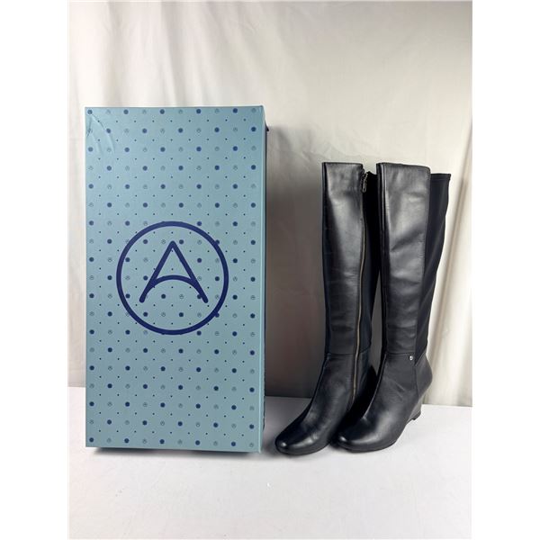Artica Boots New size 7.5 (retail $248.00)