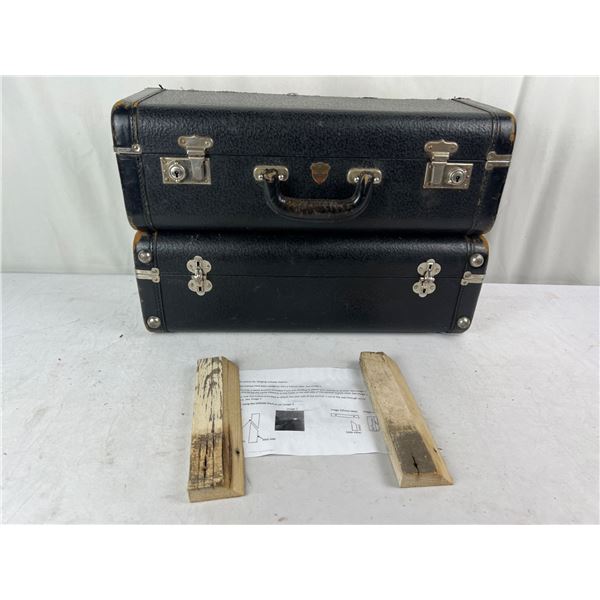 Suitcase shelves, black