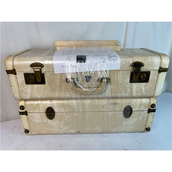 Suitcase shelves, Beige with beige trim