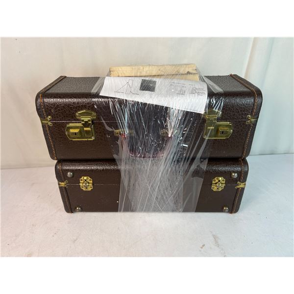 Suitcase shelves, Brown with red handle