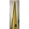 Image 3 : Yellow door xmas tree