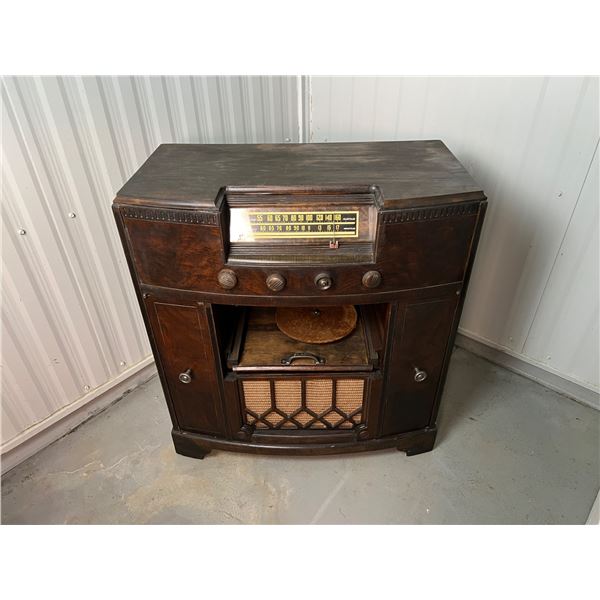 Columbia Radio Bar