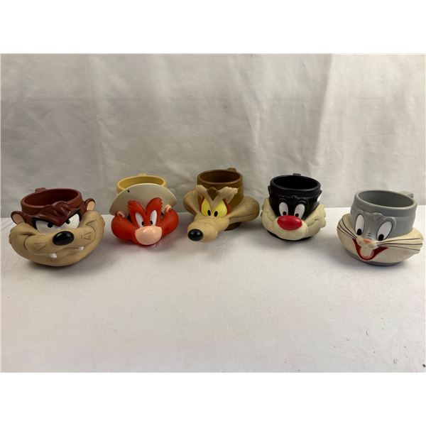 Lot of 5 Vintage Looney Tunes Mugs