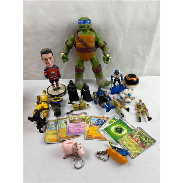 Lot of vintage and modern children's toys