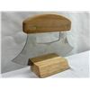 Image 1 : Authentic Ulu Knife - Birch Handle + Stand