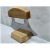 Image 2 : Authentic Ulu Knife - Birch Handle + Stand