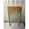 Image 3 : Antique Scrub Board