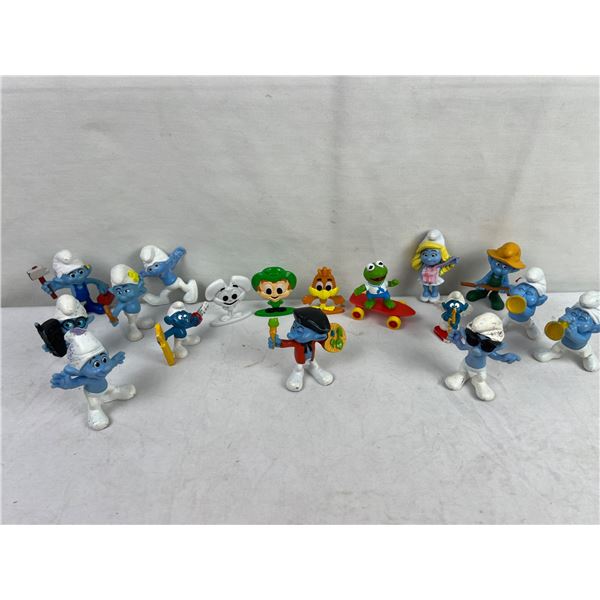 13 Smurfs & Cereal Figures