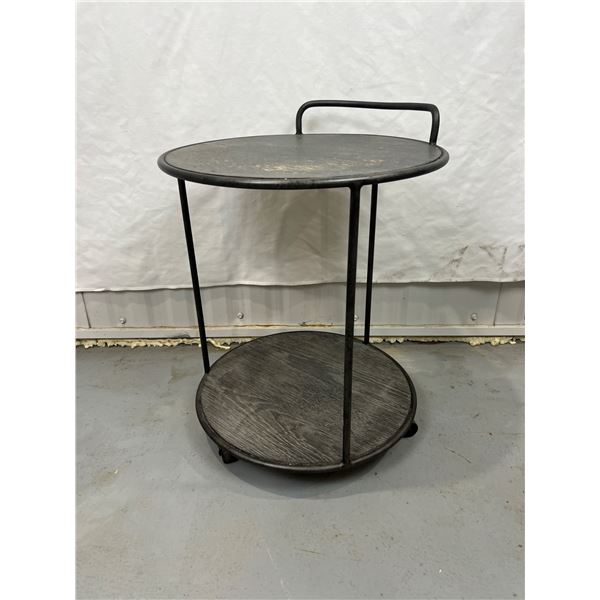 Round table on wheels
