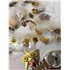 Image 4 : Pin collection with NHL Vancouver Canucks watch, the watch is not working
