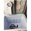 Image 3 : Koolatron Kooler 31 qt. plugs into 12 volt vehicle, working condition