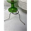 Image 5 : Green Table Oil Lamp with globe