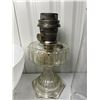 Image 3 : Clear base Aladdin  table oil lamp