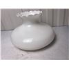 Image 1 : 9 1/2" 924cm) oil lamp shade