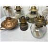 Image 6 : 7 misc. squat oil lamps