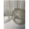 Image 3 : Coleman Oil Lamp with 2 globes