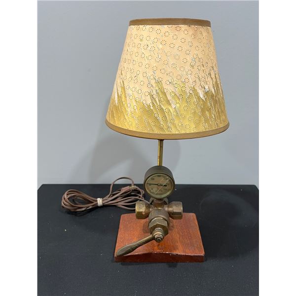 Steampunk gauge lamp