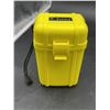 Image 2 : X-treme yellow waterproof case with clips