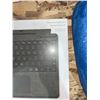 Image 4 : Microsoft Surface Pro Signature Keyboard