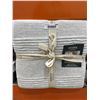Image 2 : Roots Home Queen Jersey Blanket