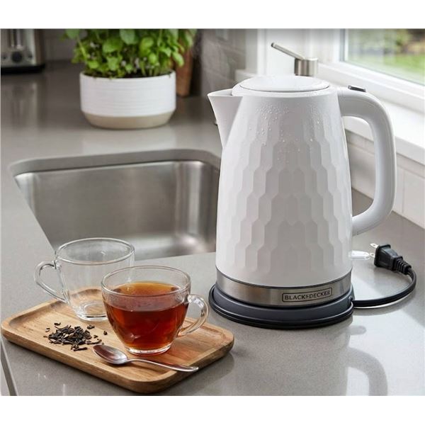 BLACK+DECKER 1.7L Electric Cordless Kettle