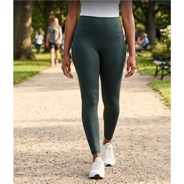 Danskin Satin Stitch 7/8 Legging Medium Color Evergreen