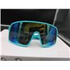Image 4 : 12 Pairs Truly Hard Seltzer Sunglasses