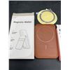 Image 3 : Magnetic Wallet and Lighted Makeup Mirror
