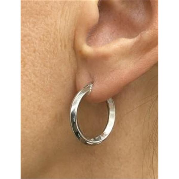 $30, SILVER(1.35g),  SMALL HOOP EARRING, retail value $30