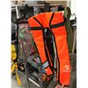 Image 2 : Mamomty 150N Inflatable Life Jacket