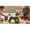 Image 1 : 1947 John Deere Model BW Die-Cast Replica