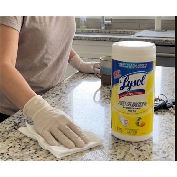 Lot o 4 Lysol Advanced Disinfecting Wipes