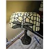 Image 1 : Tiffany Style Dragonfly Stained Glass Table Lamp