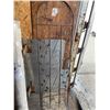 Image 4 : Lot of 2 - 6ft Tall Metal Garden Trellis