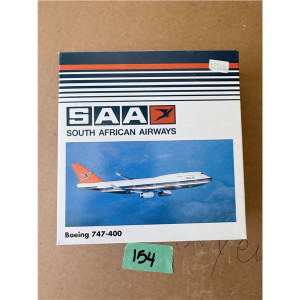 SAA SOUTH AFRICAN AIRWAYS BOEING 747-400 MODEL AIRPLANE DIECAST