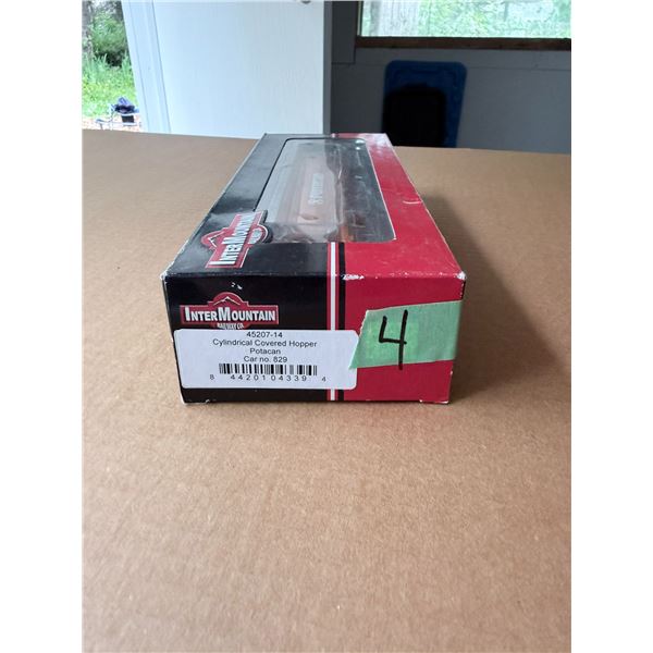 INTERMOUNTAIN CYLINDRICAL COVERED HOPPER POTACAN CAR NO. 829 BRAND NEW